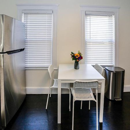 Modern Two Bedroom Condo - Boston Stoneham Eksteriør bilde