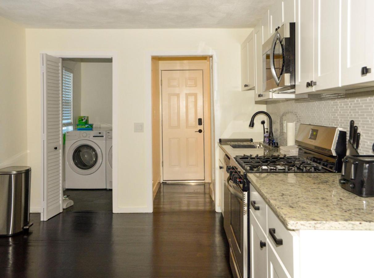Modern Two Bedroom Condo - Boston Stoneham Eksteriør bilde