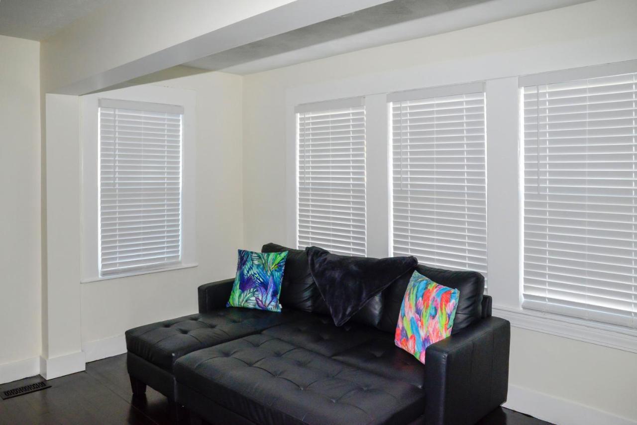 Modern Two Bedroom Condo - Boston Stoneham Eksteriør bilde