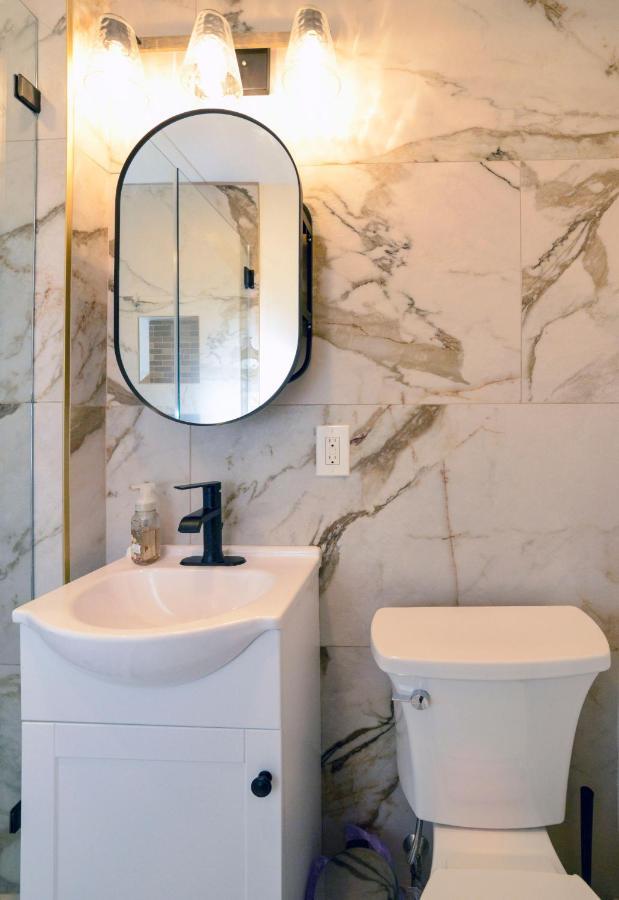 Modern Two Bedroom Condo - Boston Stoneham Eksteriør bilde