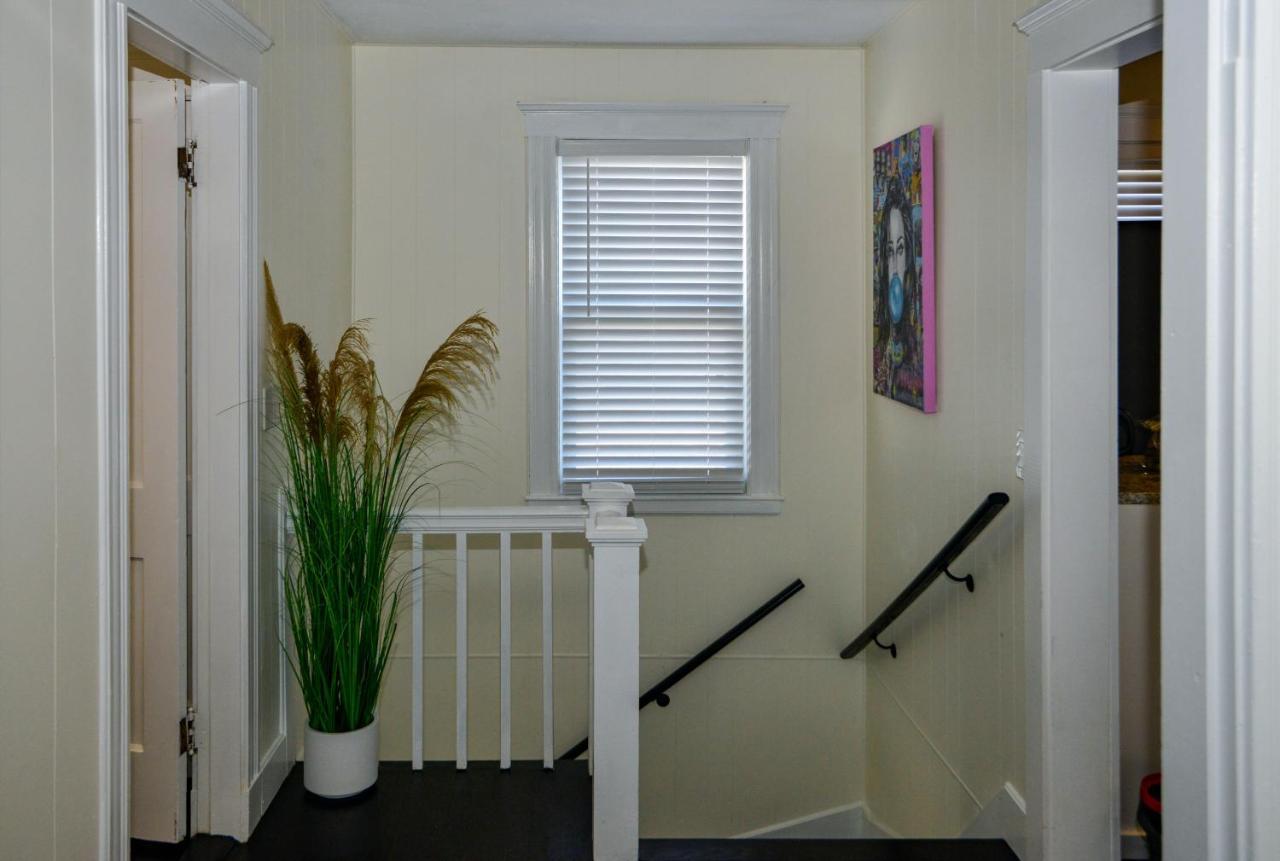 Modern Two Bedroom Condo - Boston Stoneham Eksteriør bilde