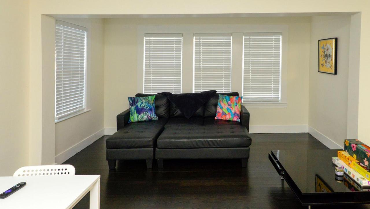 Modern Two Bedroom Condo - Boston Stoneham Eksteriør bilde