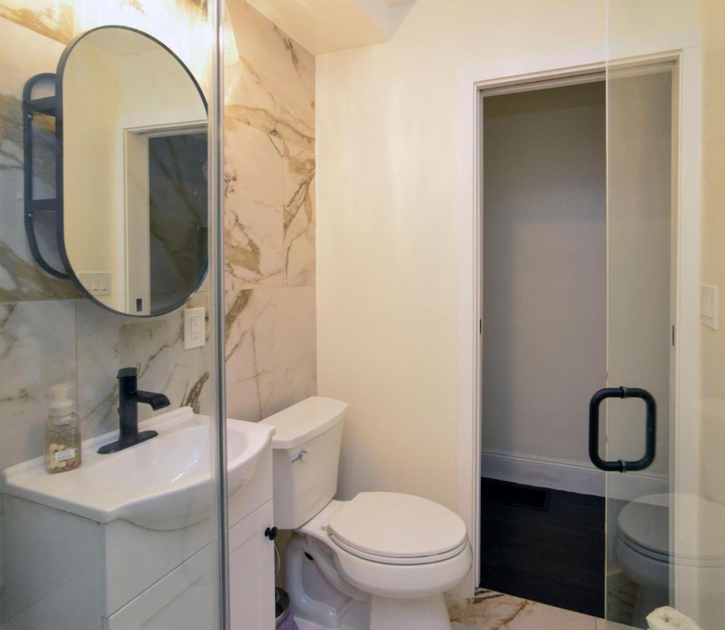 Modern Two Bedroom Condo - Boston Stoneham Eksteriør bilde