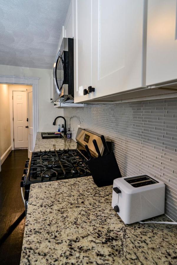 Modern Two Bedroom Condo - Boston Stoneham Eksteriør bilde