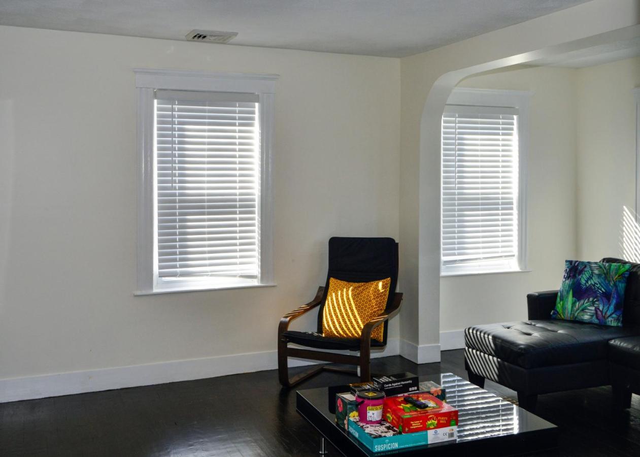 Modern Two Bedroom Condo - Boston Stoneham Eksteriør bilde