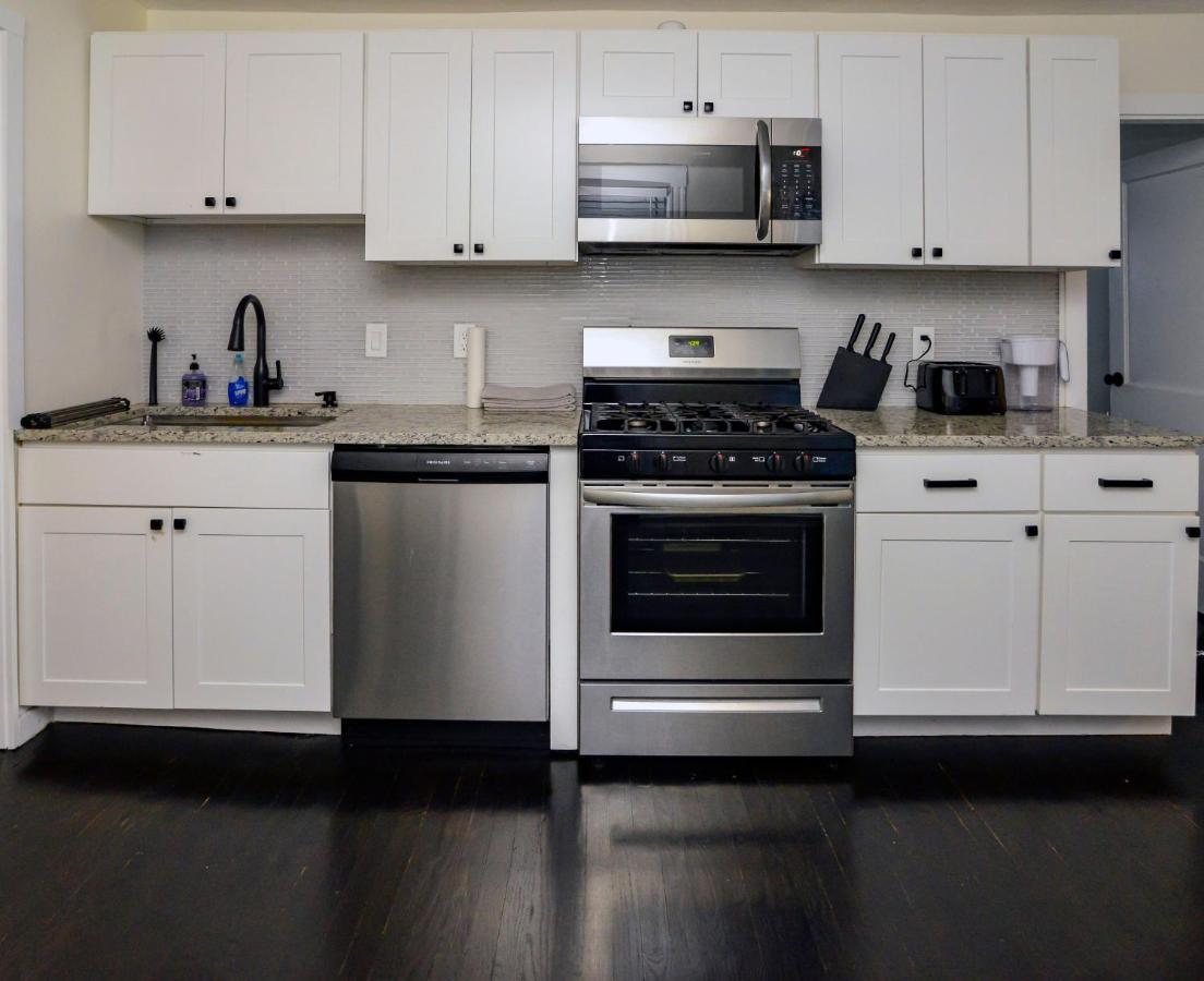 Modern Two Bedroom Condo - Boston Stoneham Eksteriør bilde
