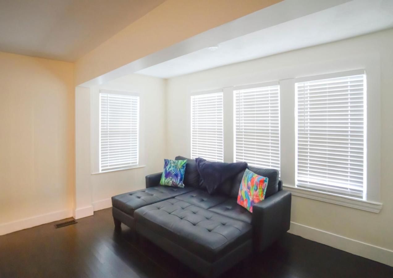 Modern Two Bedroom Condo - Boston Stoneham Eksteriør bilde