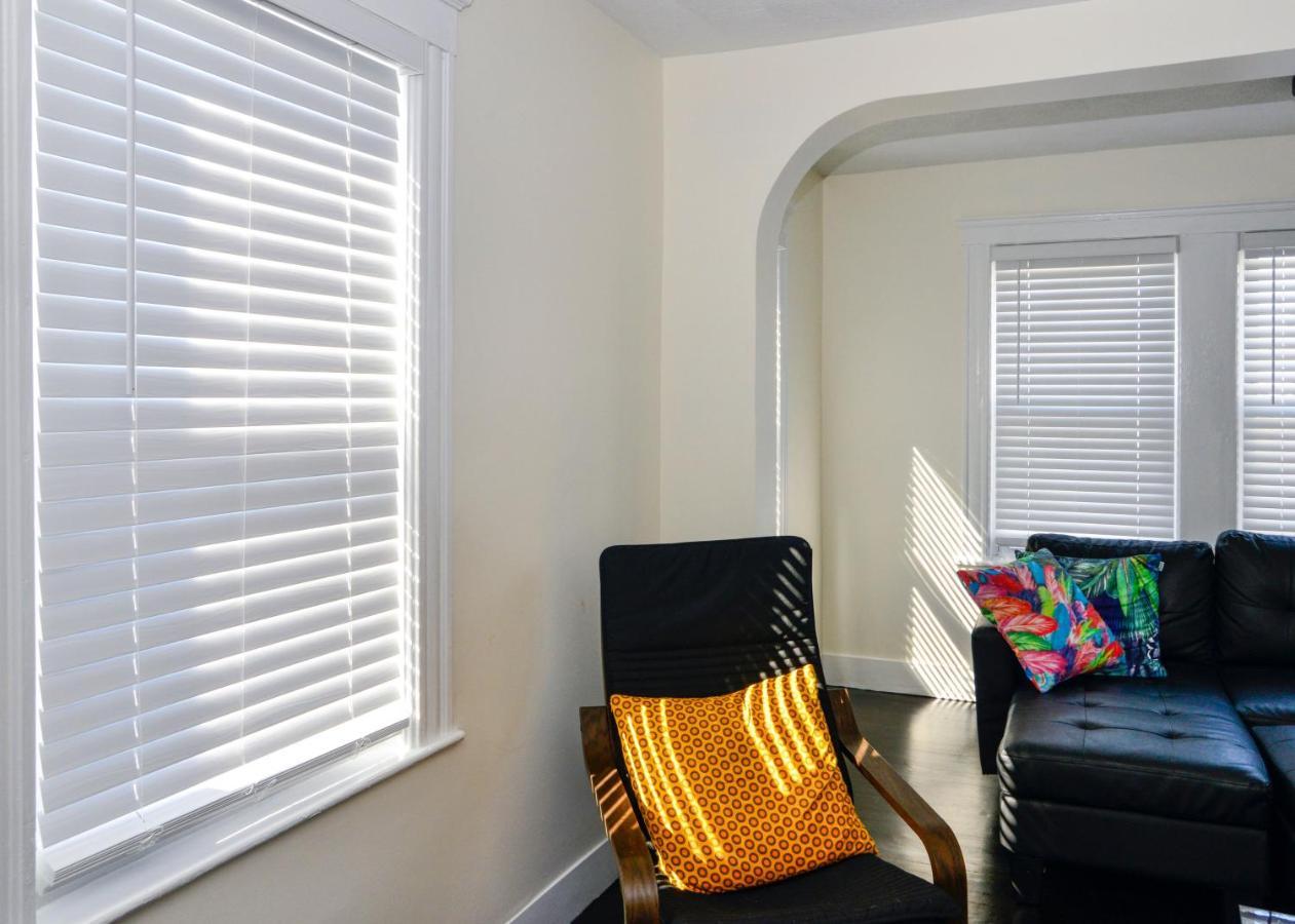 Modern Two Bedroom Condo - Boston Stoneham Eksteriør bilde