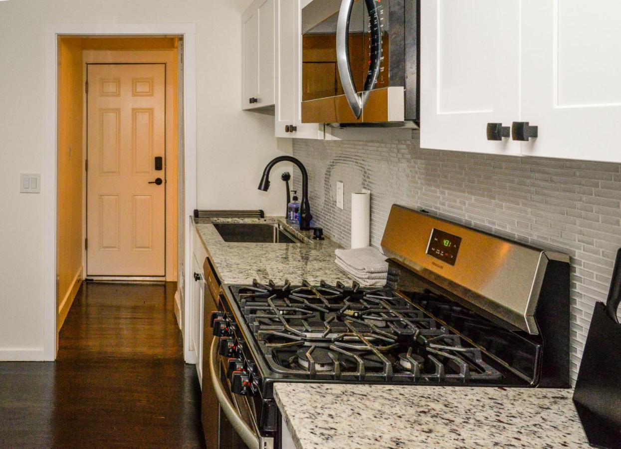 Modern Two Bedroom Condo - Boston Stoneham Eksteriør bilde