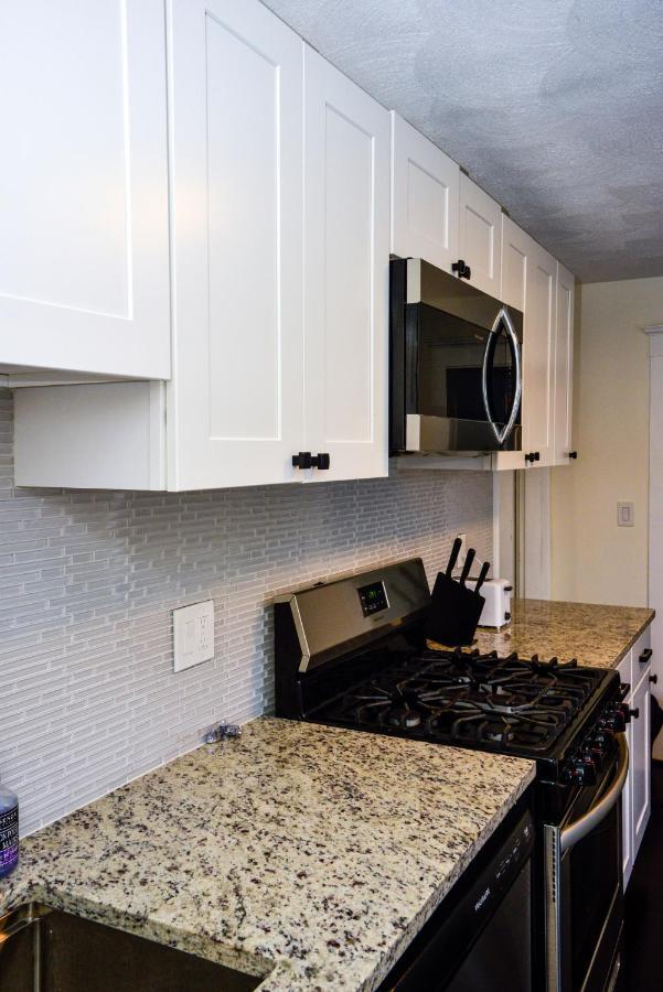 Modern Two Bedroom Condo - Boston Stoneham Eksteriør bilde