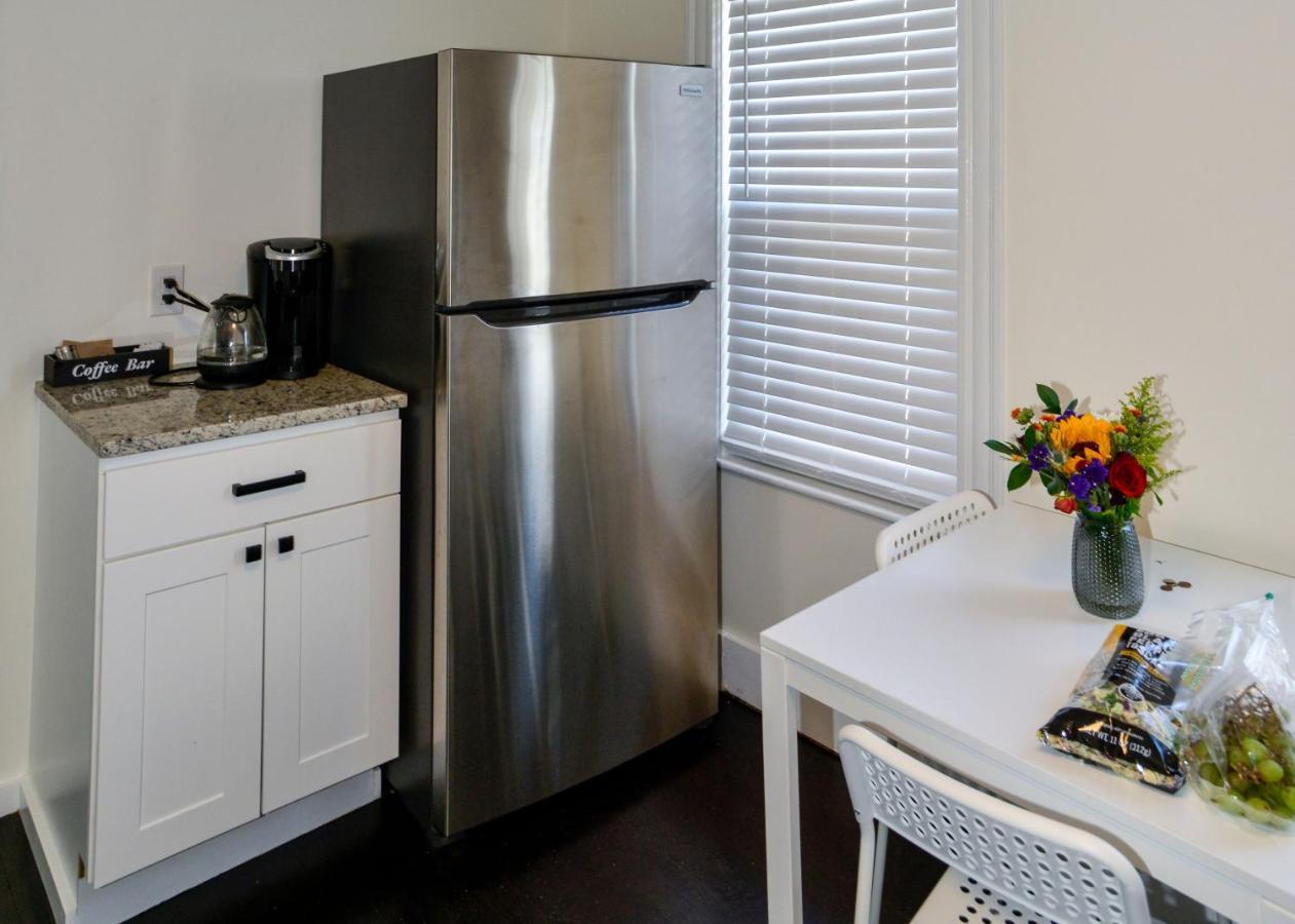 Modern Two Bedroom Condo - Boston Stoneham Eksteriør bilde