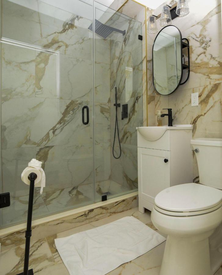 Modern Two Bedroom Condo - Boston Stoneham Eksteriør bilde