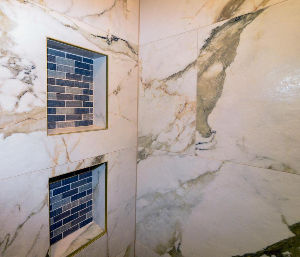 Modern Two Bedroom Condo - Boston Stoneham Eksteriør bilde